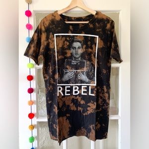 Johnny Cash Bleached Black Graphic Tee in Unisex Size Large